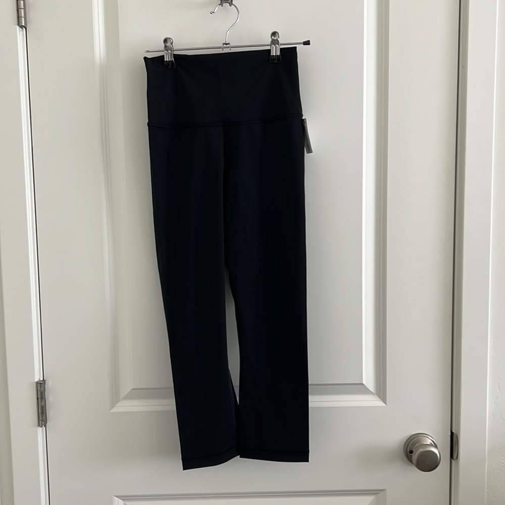 * SOLD* Lululemon Run with the Waves Crop 21” - Picture 4 of 9